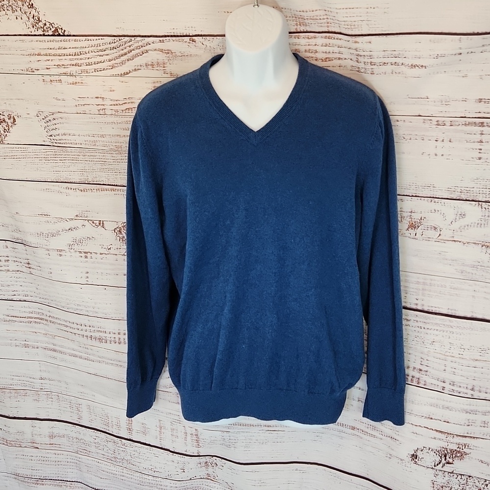 L.L.Bean men's V-neck sweater with cotton and cashmere.